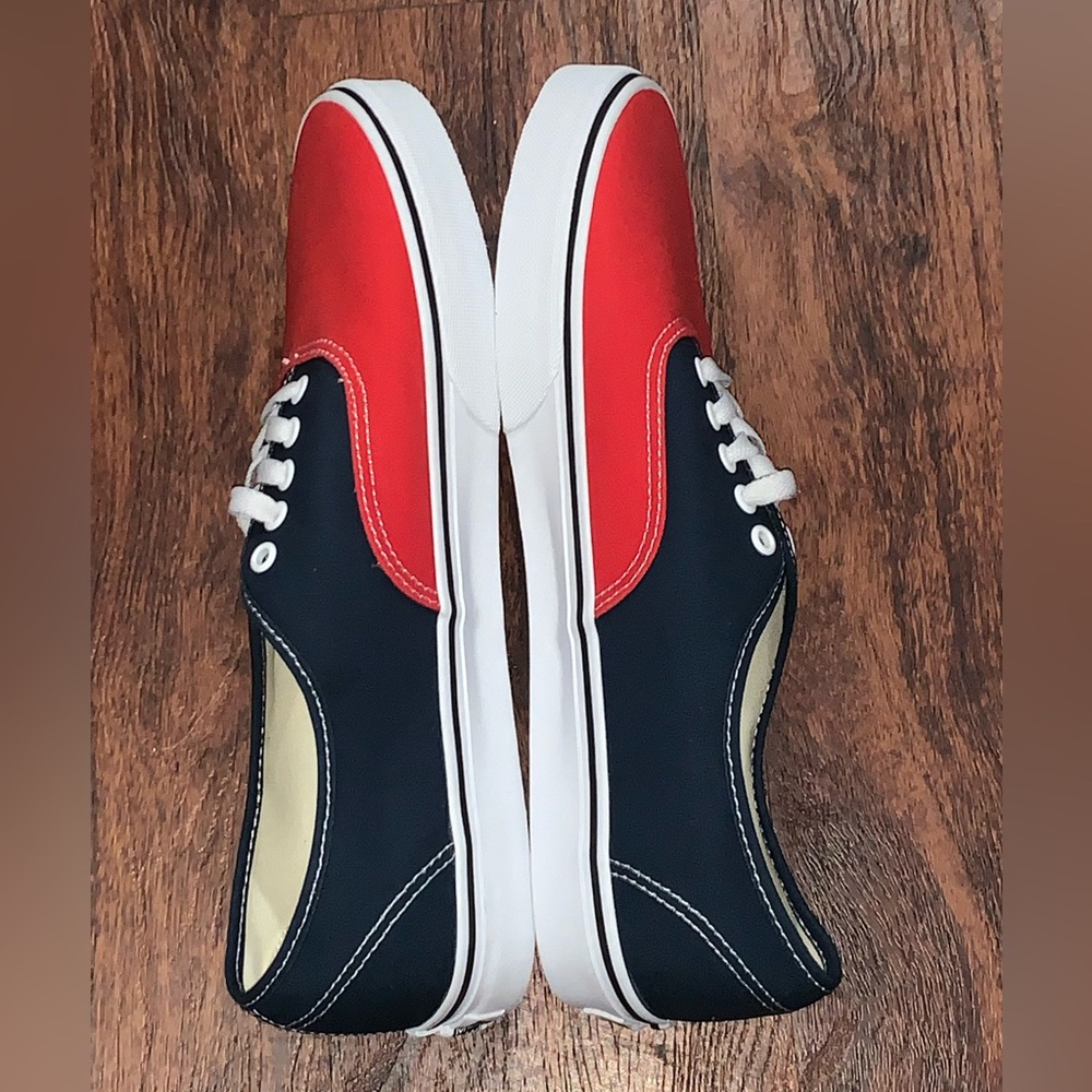 Vans - Picture 9 of 13